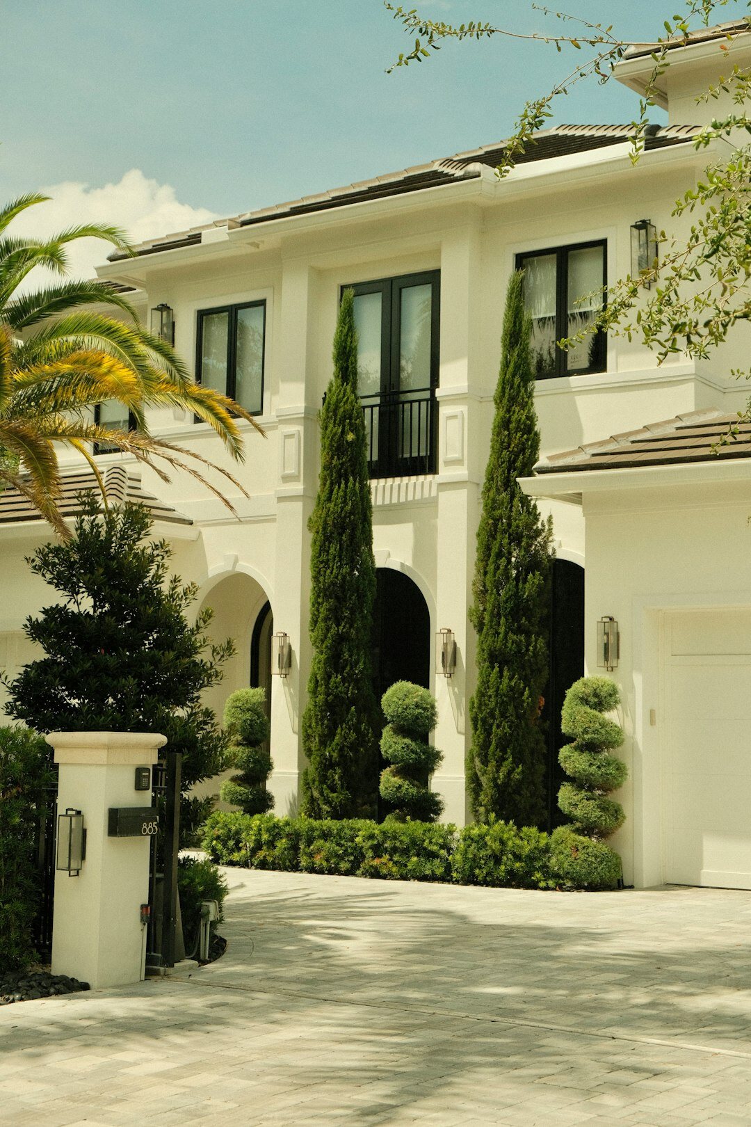 luxury celebrity mansion exterior