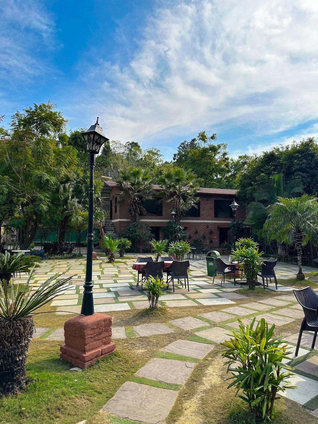 celebrity villa garden